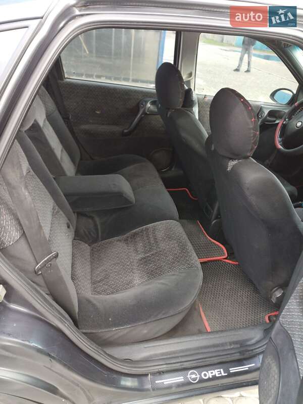 Лифтбек Opel Vectra 1998 в Херсоне