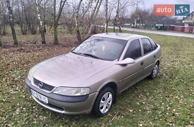 Ліфтбек Opel Vectra 1996 в Дунаївцях