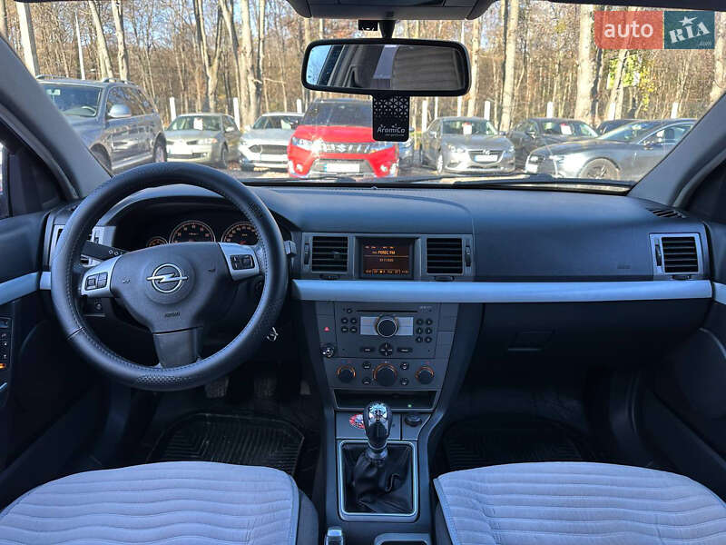 Седан Opel Vectra 2004 в Виннице