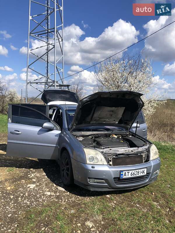 Лифтбек Opel Vectra 2004 в Калуше