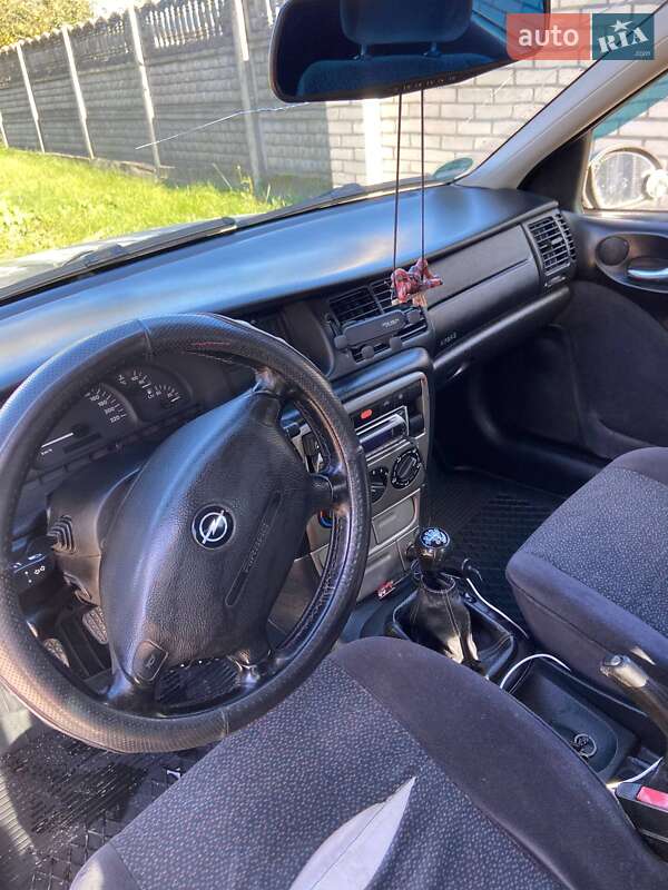 Седан Opel Vectra 1999 в Житомире
