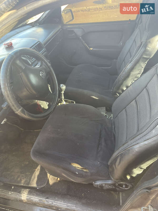 Седан Opel Vectra 1989 в Одесі