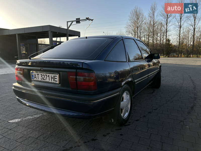 Ліфтбек Opel Vectra 1995 в Івано-Франківську фото 5 Ліфтбек Opel Vectra 1995 в Івано-Франківську