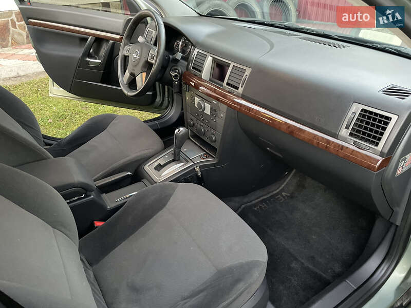 Седан Opel Vectra 2005 в Косове