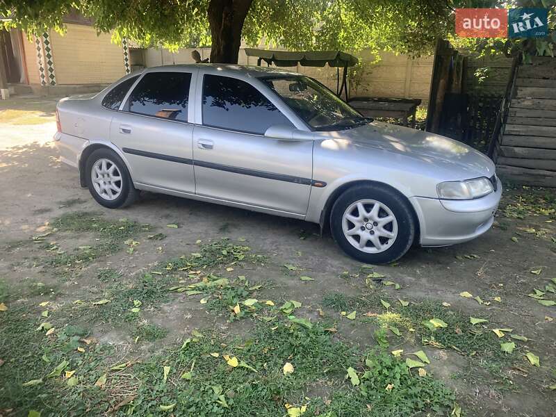 Седан Opel Vectra 1998 в Тыврове фото 5 Седан Opel Vectra 1998 в Тыврове