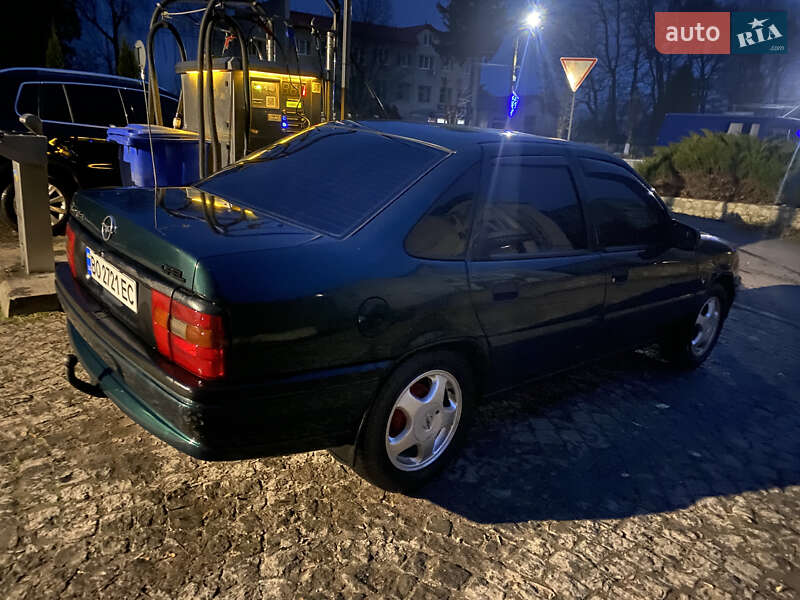 Седан Opel Vectra 1995 в Зборові