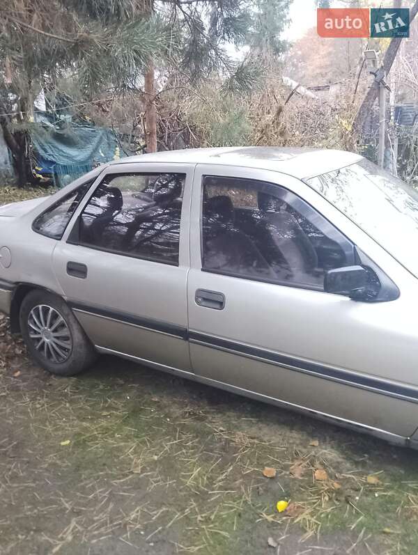 Седан Opel Vectra 1991 в Львові