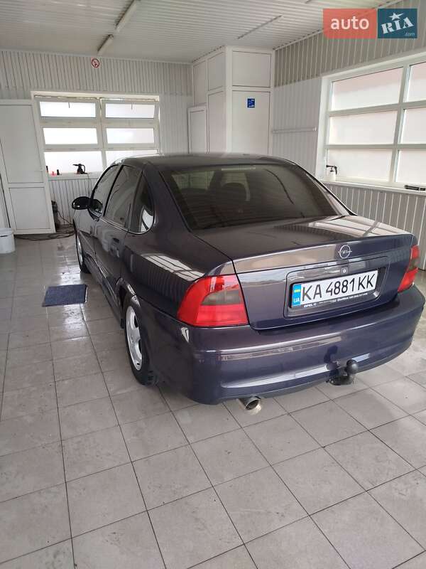 Седан Opel Vectra 2000 в Вишневом