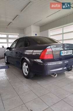Седан Opel Vectra 2000 в Вишневом