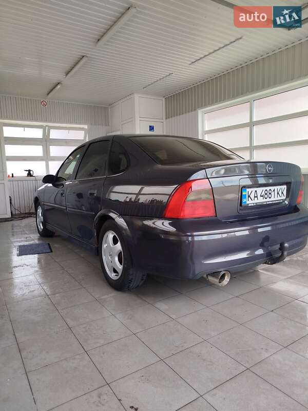 Седан Opel Vectra 2000 в Вишневом