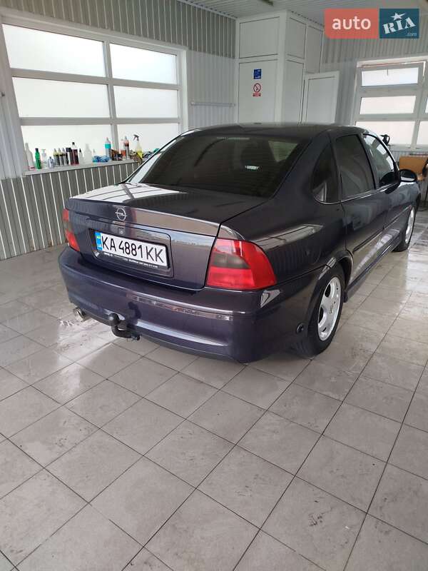 Седан Opel Vectra 2000 в Вишневом