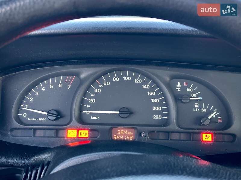 Седан Opel Vectra 1997 в Черкассах