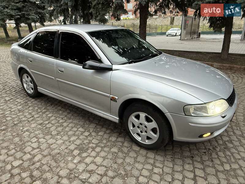Ліфтбек Opel Vectra 2000 в Кропивницькому