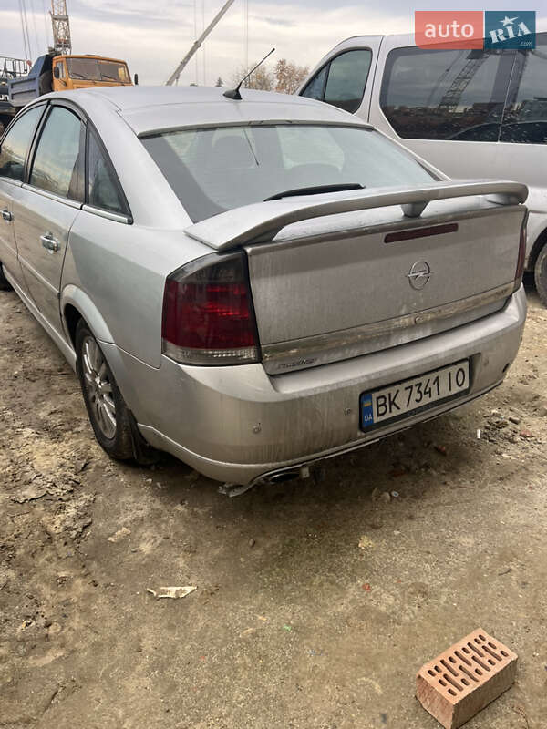 Седан Opel Vectra 2004 в Івано-Франківську