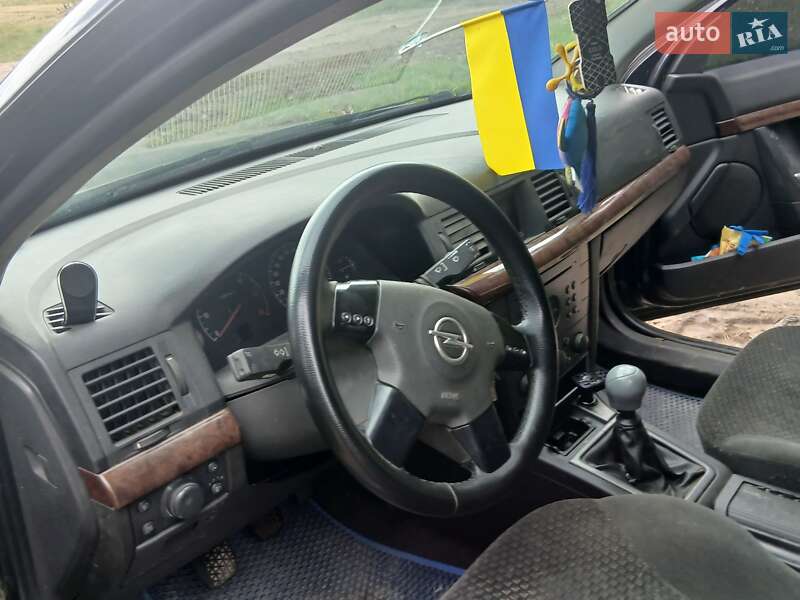 Седан Opel Vectra 2003 в Львове