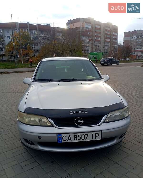 Лифтбек Opel Vectra 1999 в Каневе
