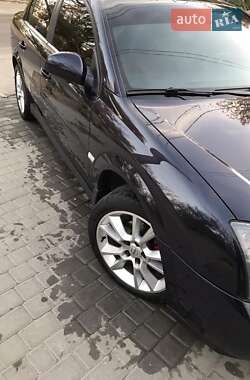 Седан Opel Vectra 2004 в Николаеве