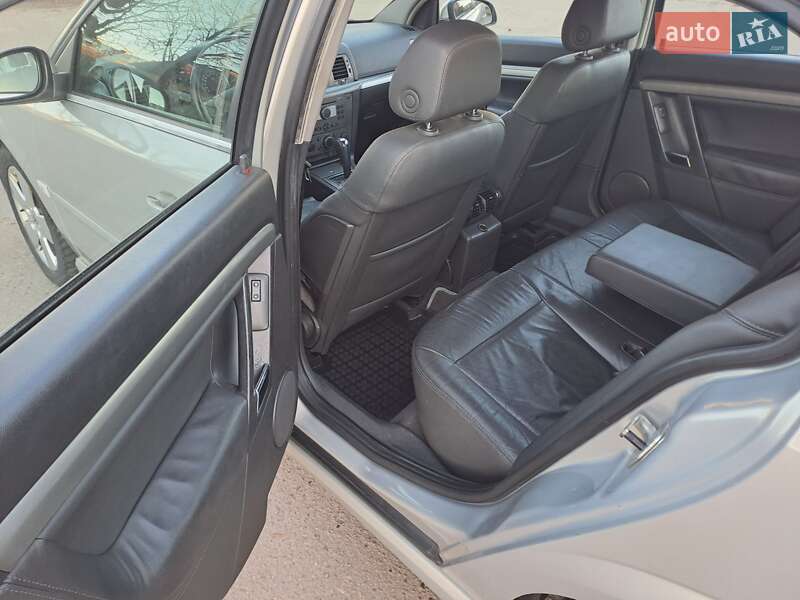 Седан Opel Vectra 2007 в Луцьку