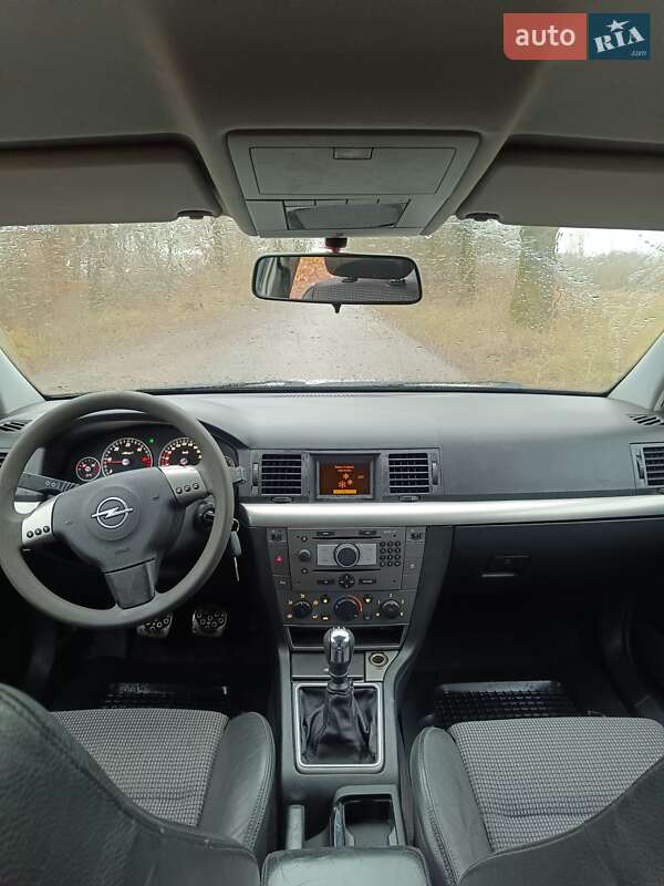 Лифтбек Opel Vectra 2003 в Голобах фото 11 Лифтбек Opel Vectra 2003 в Голобах