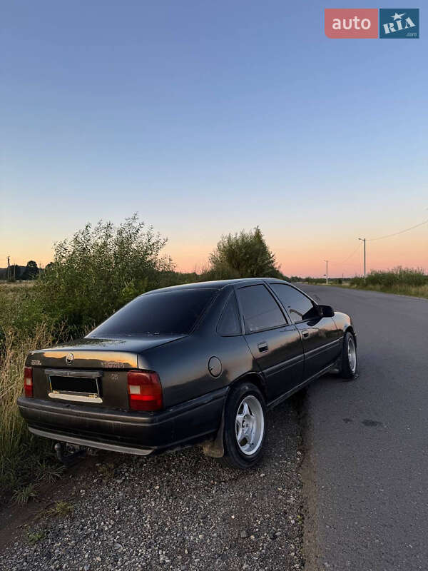 Седан Opel Vectra 1989 в Надворной
