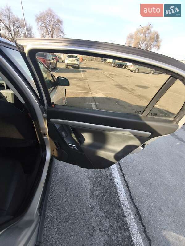 Седан Opel Vectra 2003 в Дніпрі