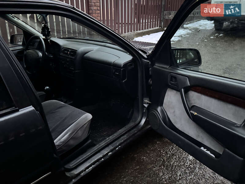 Седан Opel Vectra 1994 в Каменке-Бугской