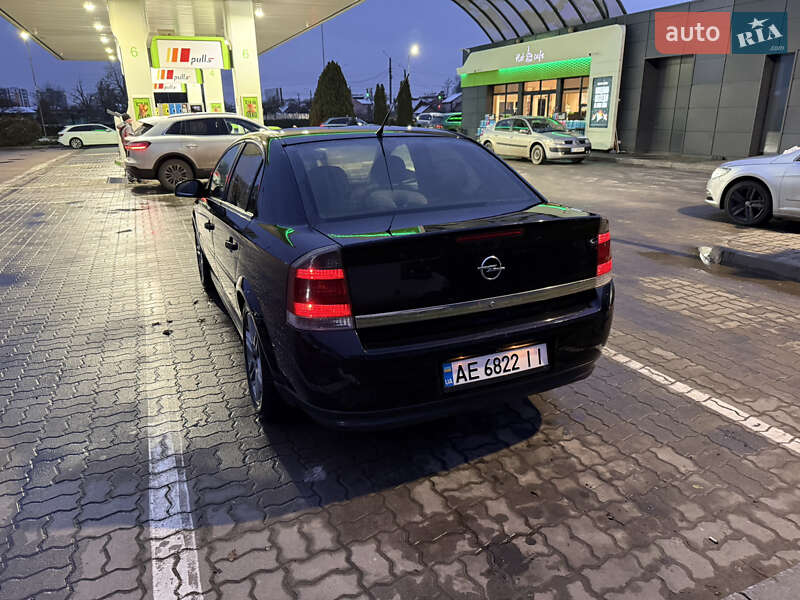 Седан Opel Vectra 2003 в Івано-Франківську
