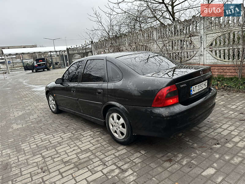 Седан Opel Vectra 2001 в Івано-Франківську