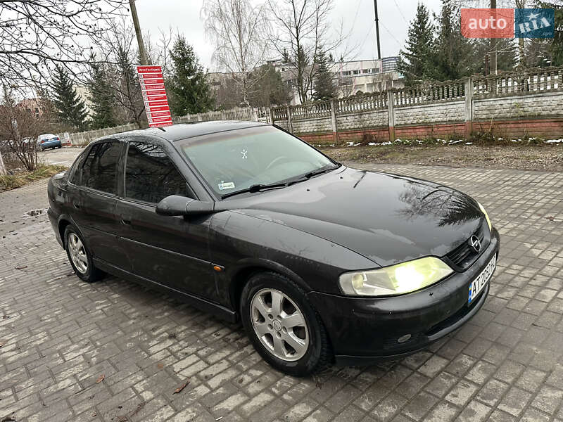 Седан Opel Vectra 2001 в Івано-Франківську