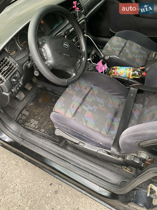 Универсал Opel Vectra 1998 в Львове