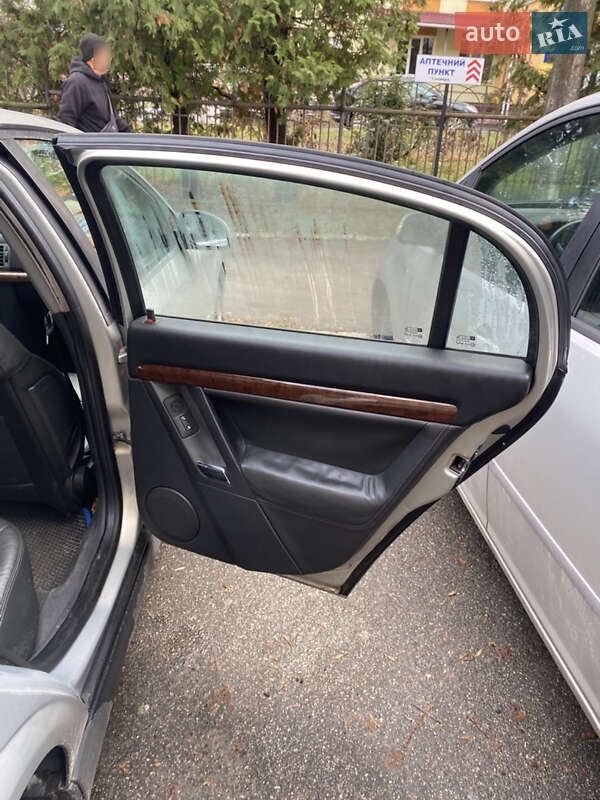 Седан Opel Vectra 2004 в Чернігові