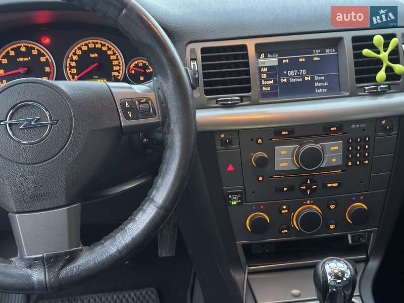 Седан Opel Vectra 2008 в Горішніх Плавнях