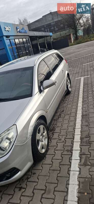 Універсал Opel Vectra 2005 в Житомирі