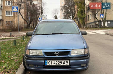 Седан Opel Vectra 1991 в Киеве