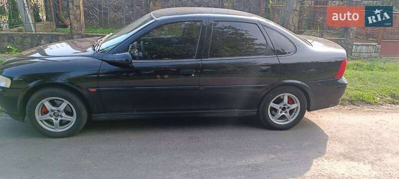 Седан Opel Vectra 2001 в Ужгороді