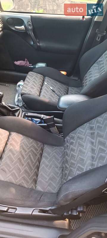 Седан Opel Vectra 2001 в Ужгороді