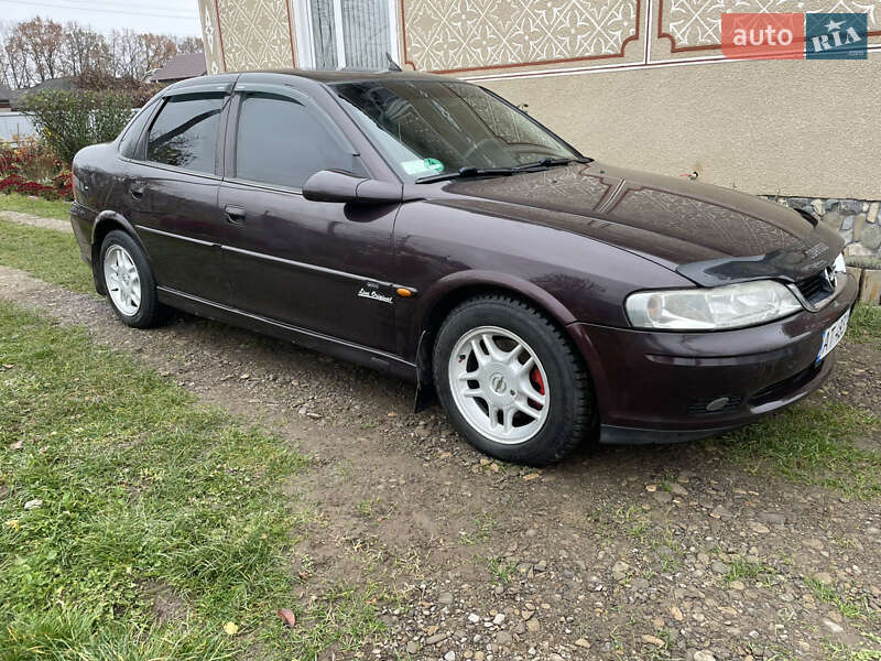 Седан Opel Vectra 2000 в Чернівцях