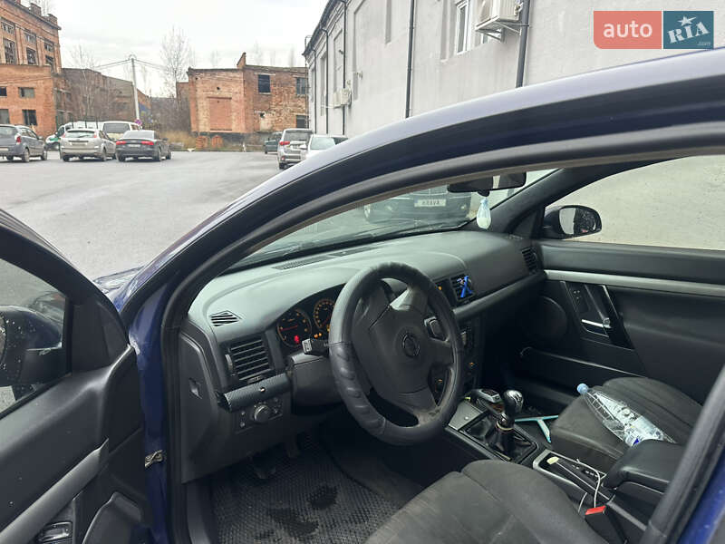 Седан Opel Vectra 2004 в Виннице