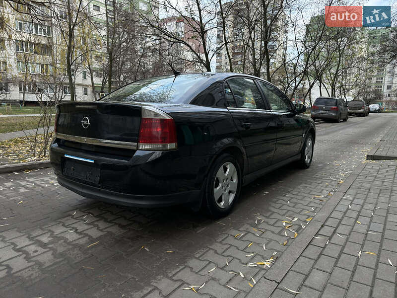 Седан Opel Vectra 2004 в Сумах