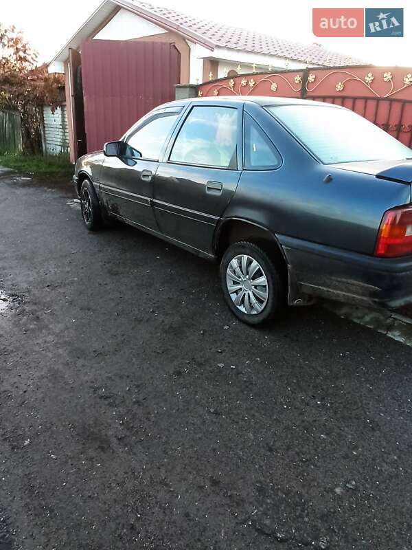 Седан Opel Vectra 1993 в Хоролі