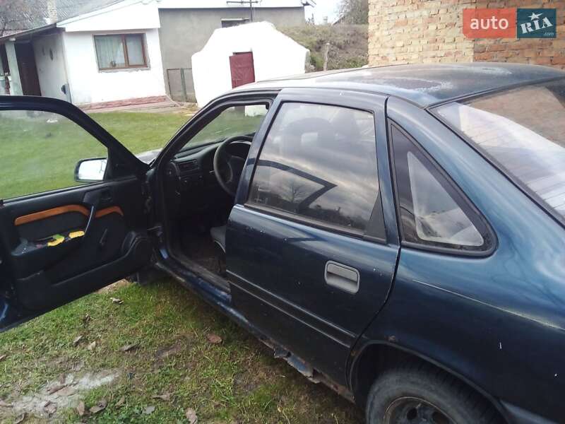 Седан Opel Vectra 1991 в Золочеві