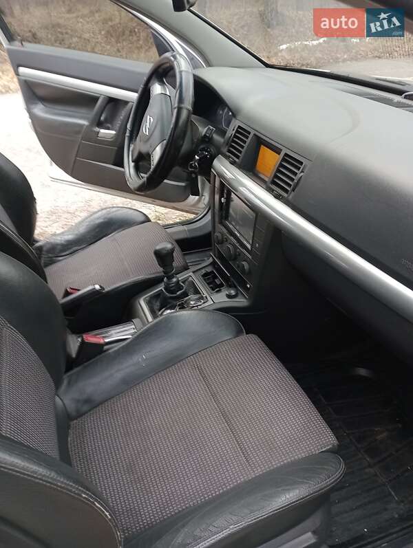 Ліфтбек Opel Vectra 2003 в Лебедині