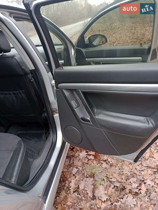 Ліфтбек Opel Vectra 2003 в Лебедині