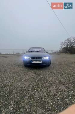 Седан Opel Vectra 1999 в Днепре