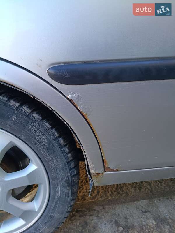 Седан Opel Vectra 1998 в Болехове