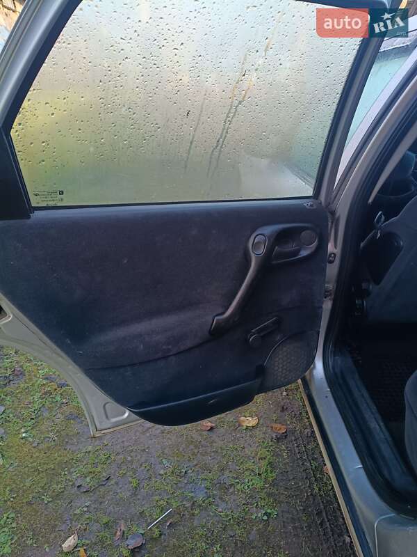 Седан Opel Vectra 1998 в Болехове