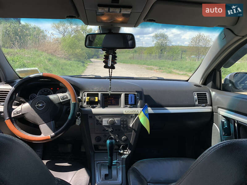 Седан Opel Vectra 2006 в Новому Розділі