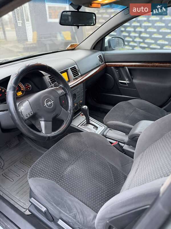 Седан Opel Vectra 2004 в Києві