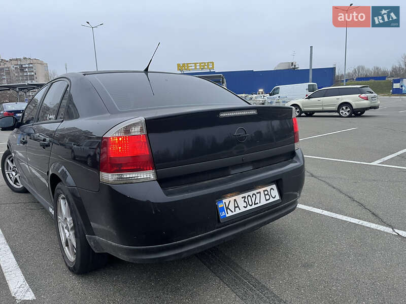 Седан Opel Vectra 2004 в Киеве