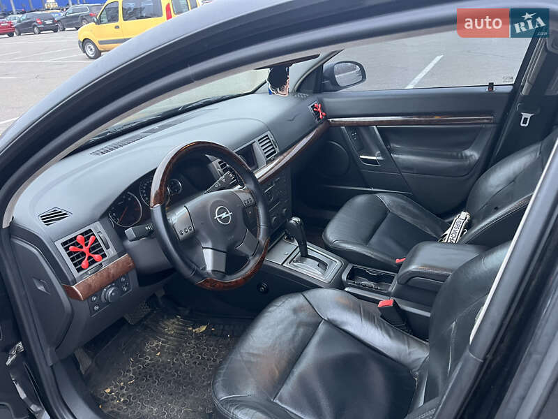 Седан Opel Vectra 2004 в Киеве